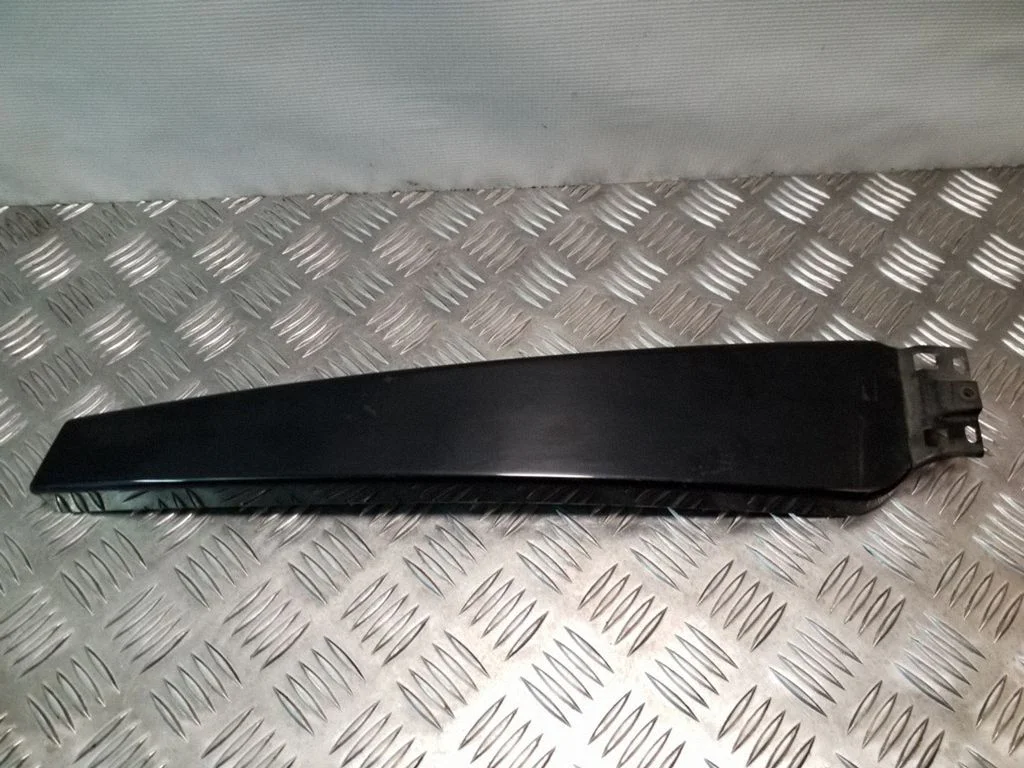 (B) statņa apdare (augšējā) 8E0853290D