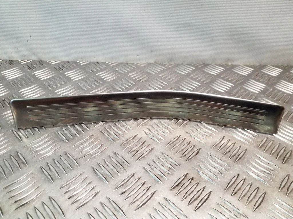 Rear sill trim cover – Mercedes-Benz E-Class W212 (2009-2016)