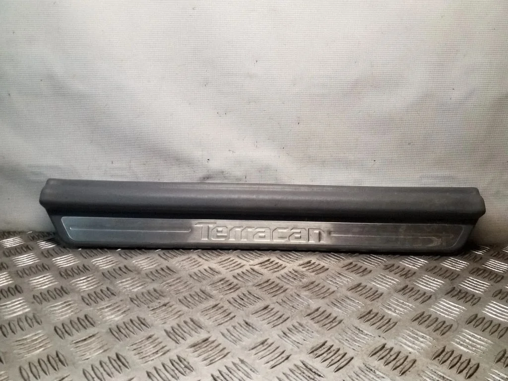 Priekšējā sliekšņa apdare (iekšējā) 84260H1002