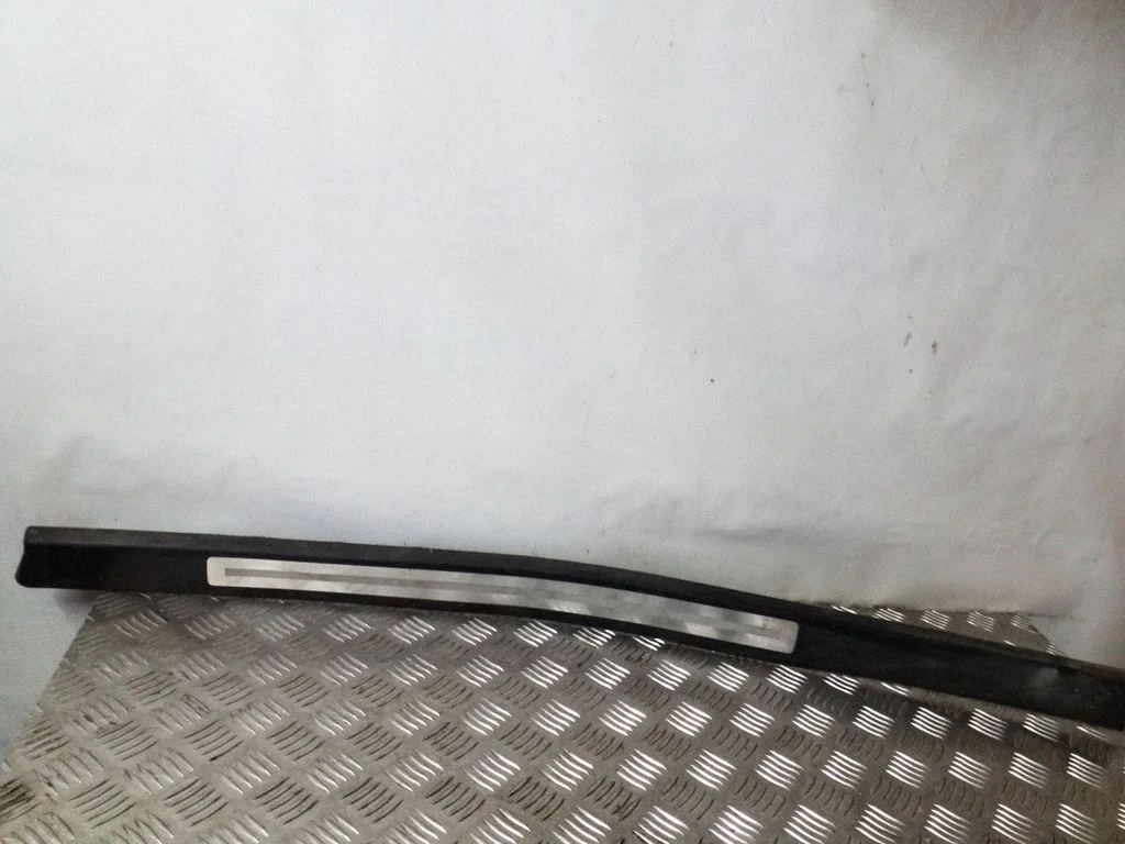 Front sill trim cover – Audi A3 S3 8P (2003-2012)