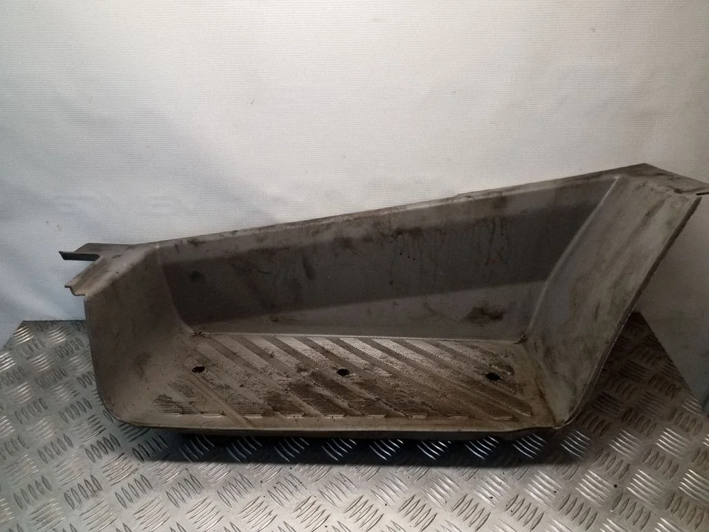 Priekšējā sliekšņa apdare (iekšējā) A9016862328