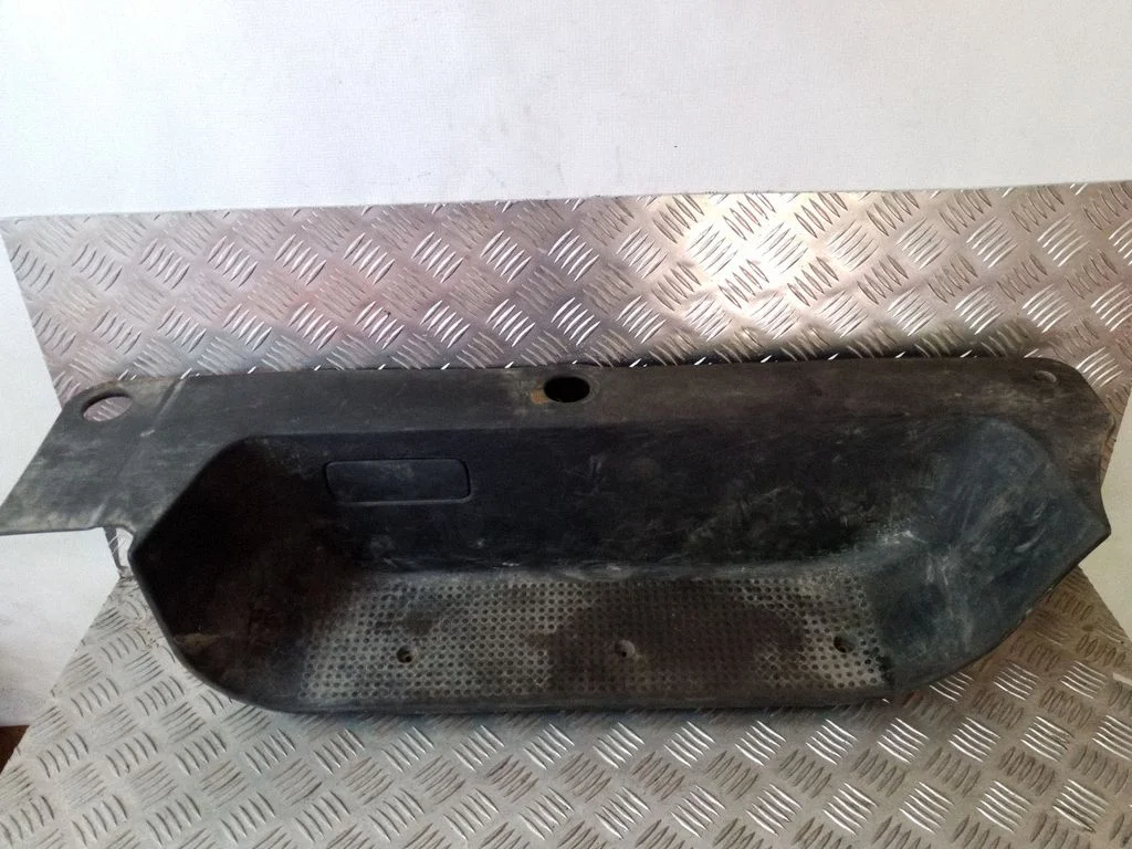 Priekšējā sliekšņa apdare (iekšējā) 8200041178