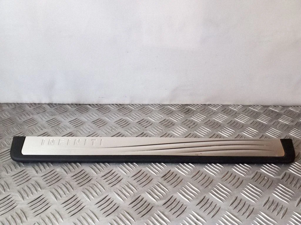 Front sill trim cover 769B01BA0A