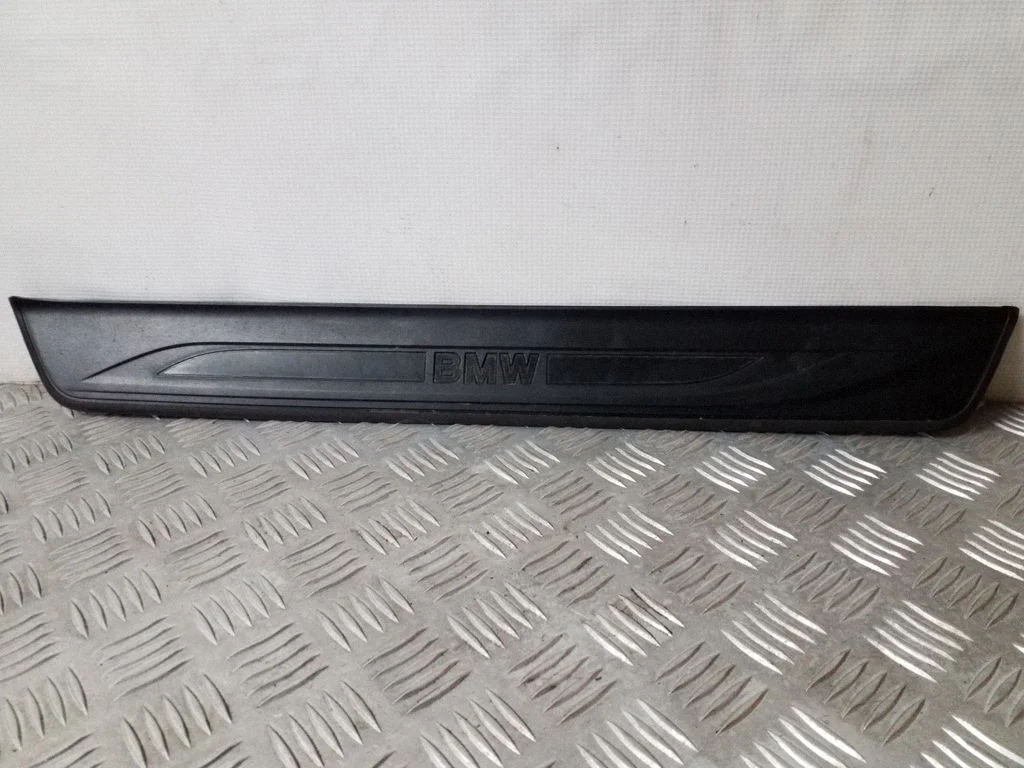 Priekšējā sliekšņa apdare (iekšējā) 7203607