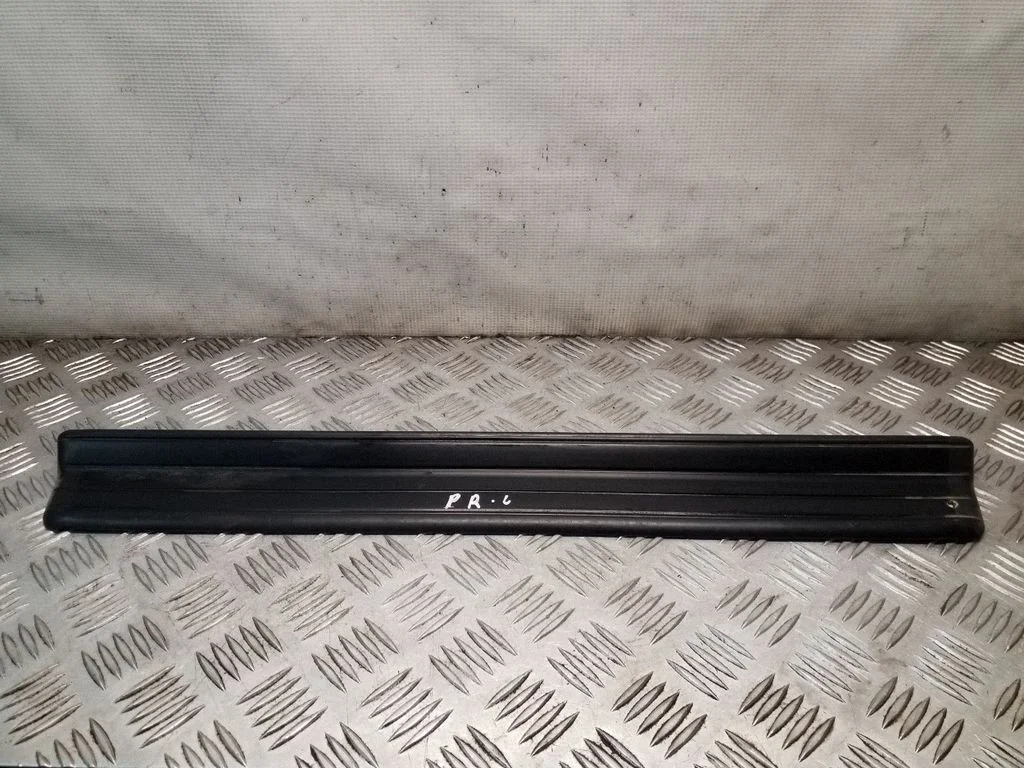 Front sill trim cover – BMW 3 Series E46 (1998-2005)
