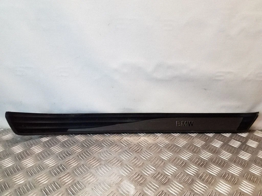 Priekšējā sliekšņa apdare (iekšējā) – BMW 5. sērija E60 E61 (2004-2010)