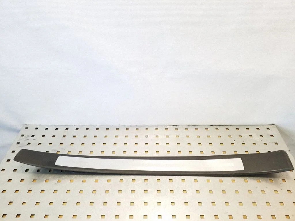 Priekšējā sliekšņa apdare (iekšējā) 8E0853374N