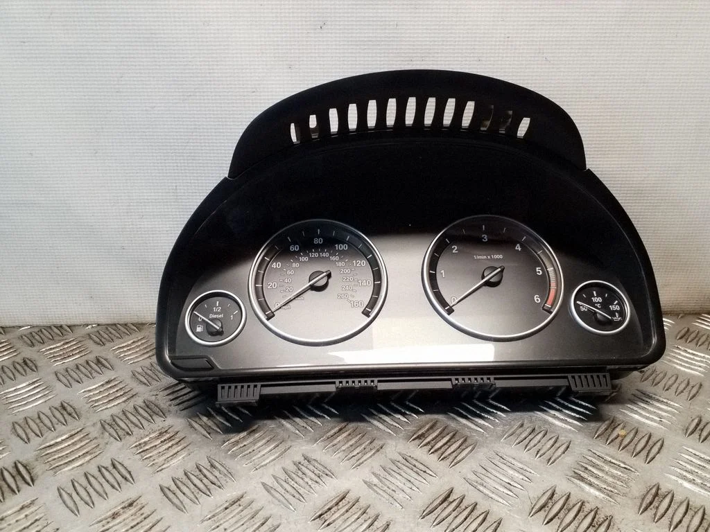 Spidometrs (instrumentu panelis) – BMW 5. sērija F10 F11 (2009-2016)