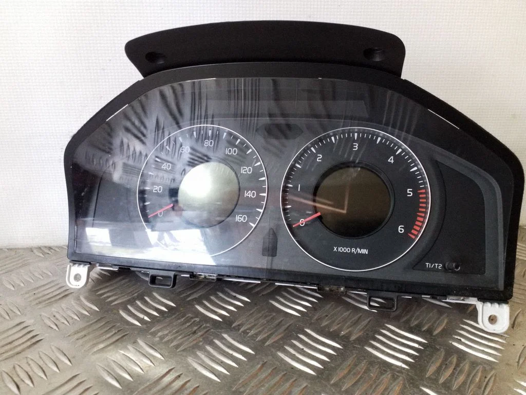 Licznik (zegary) – Volvo XC60 (2009-2013)