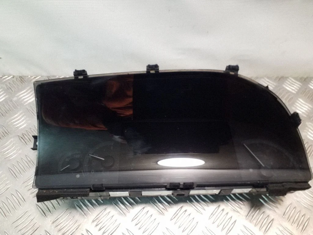 Speedometer (instrument cluster) A2215405548