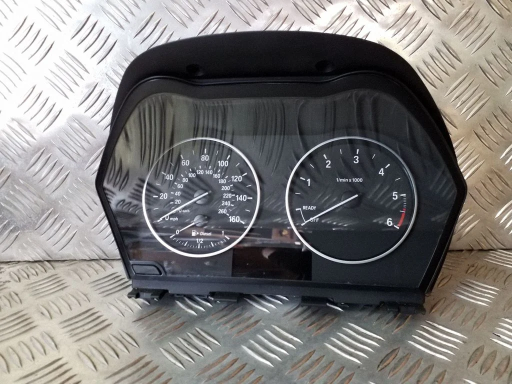 Spidometrs (instrumentu panelis) – BMW 1. sērija F20 F21 (2011-2019)