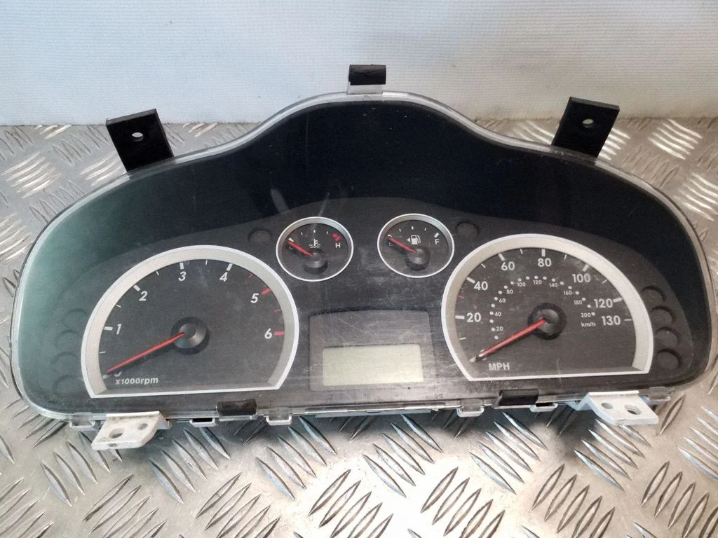 Speedometer (instrument cluster) – Hyundai Santa Fe (2000-2006)