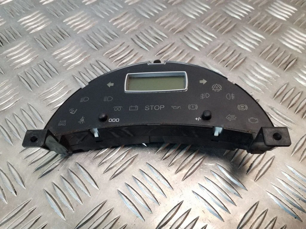 Speedometer (instrument cluster)