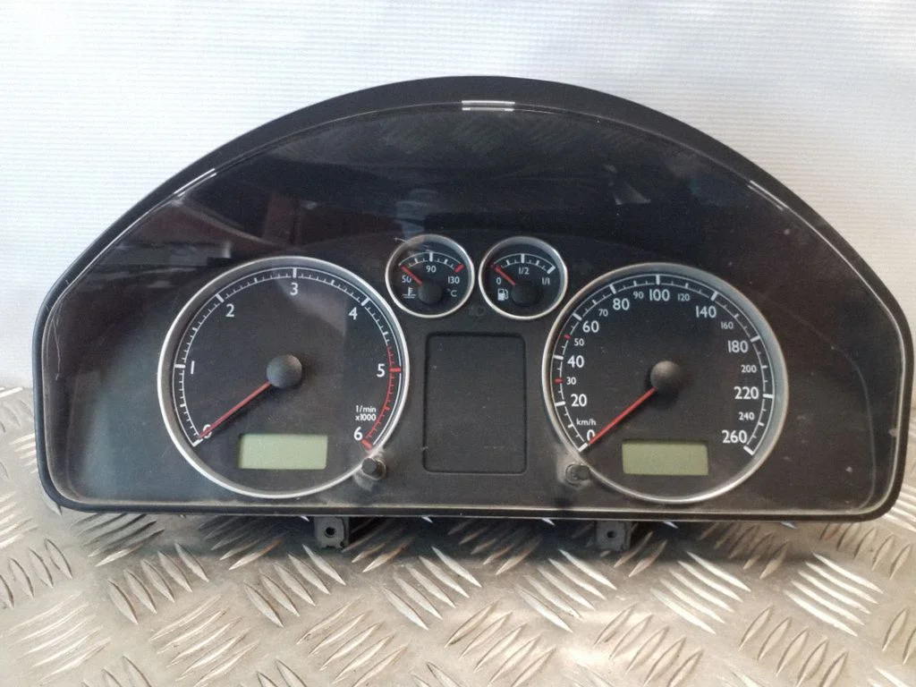Spidometrs (instrumentu panelis) 7M3920800H