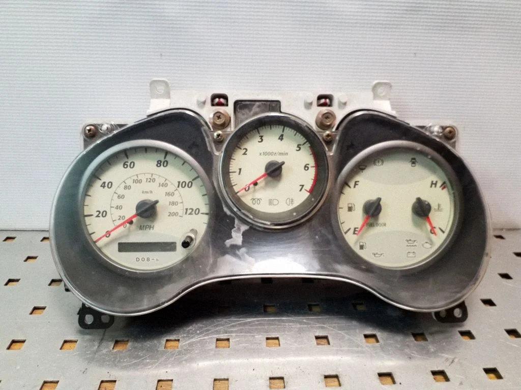 Spidometrs (instrumentu panelis) – Toyota RAV 4 (XA20) (2000-2005)