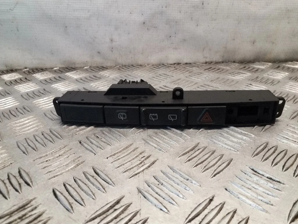 Hazard light switch – Chrysler Grand Voyager IV (2001-2007)