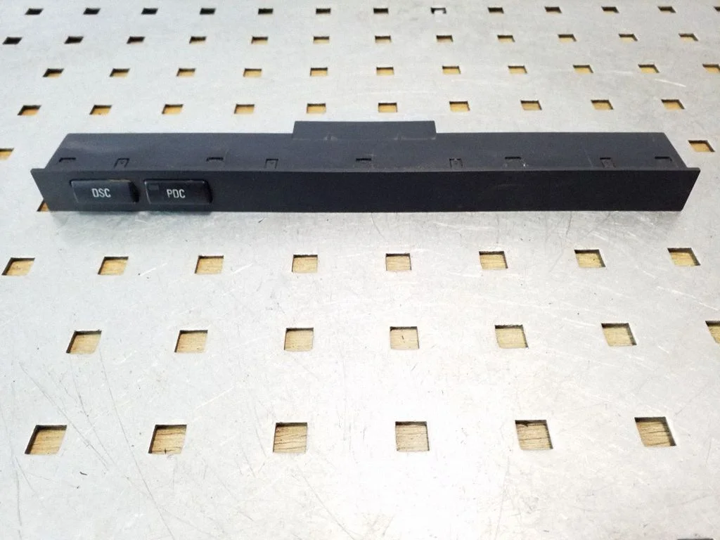 Traction control (ASR) switch 61318373769