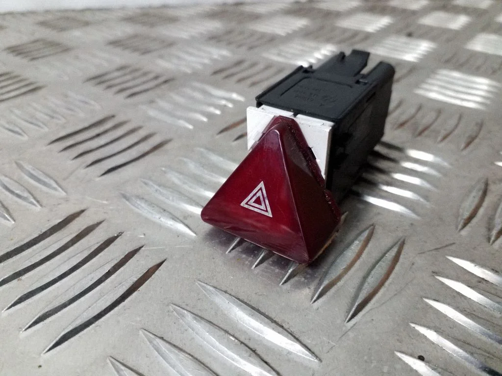Hazard light switch – Volkswagen Touran II (2010-2016)
