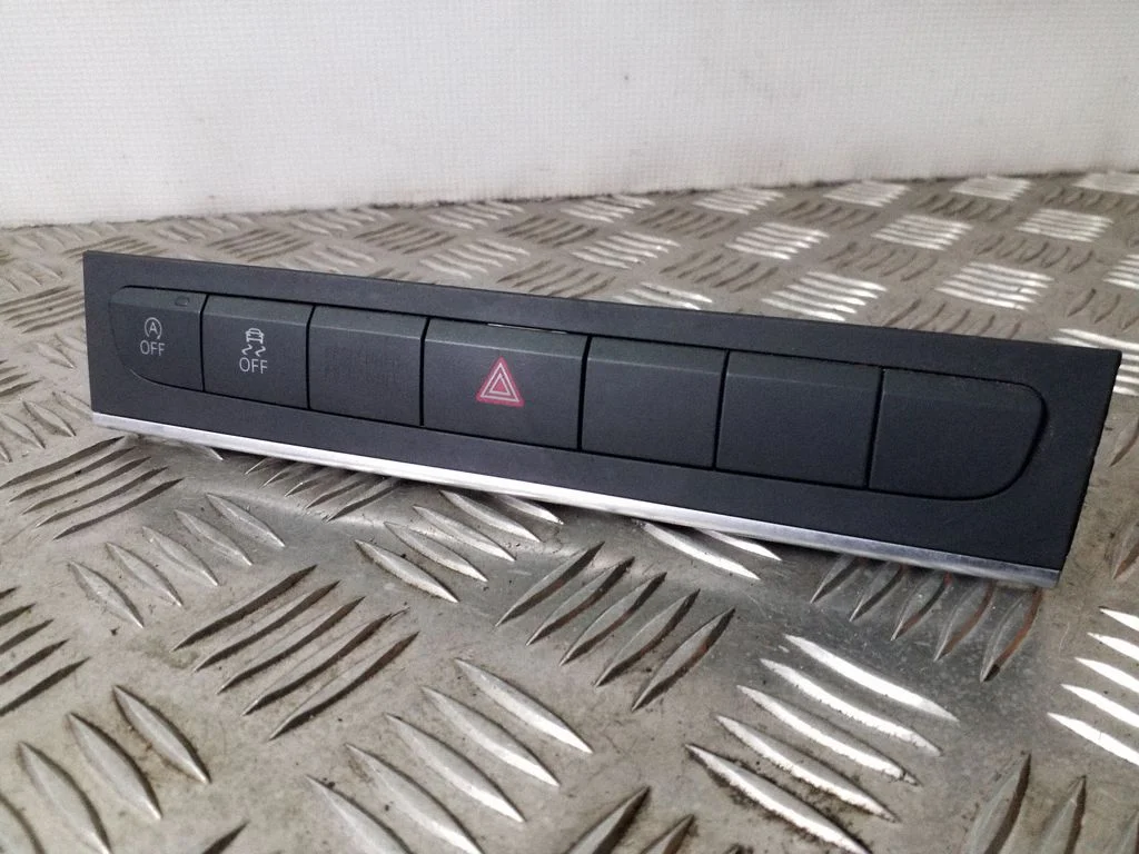 Hazard light switch 8P0927137AP