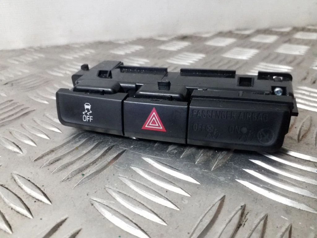 Hazard light switch – Opel Mokka (2012-2016)