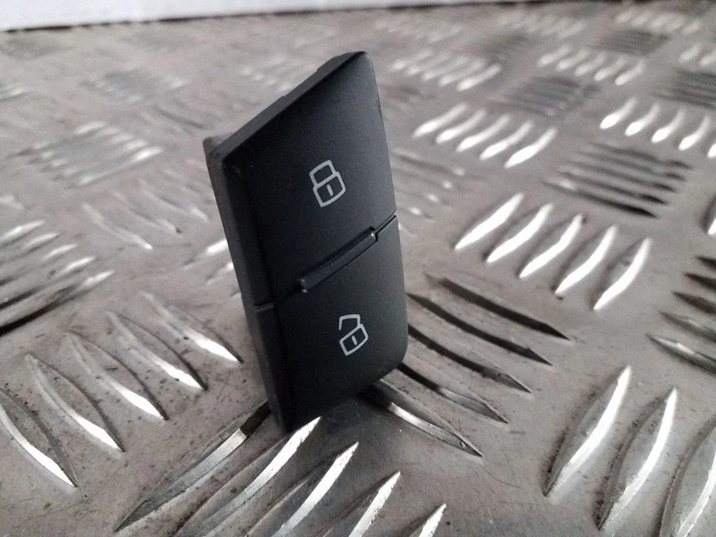 Central locking switch button – Audi A6 S6 C7 4G (2011-2018)