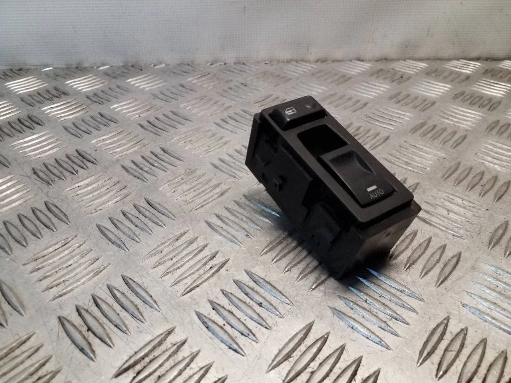 Electric window control switch – Jeep Grand Cherokee (WK) (2005-2010)