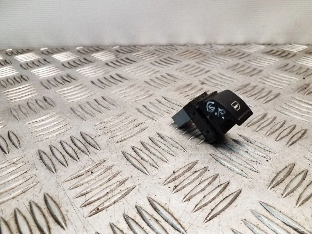 Elektrisko logu slēdzis 7L6959855B