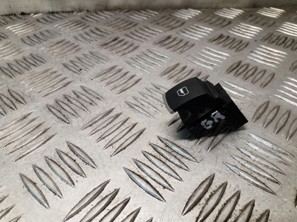 Elektriaknate lüliti – Volkswagen Tiguan (2007-2016)