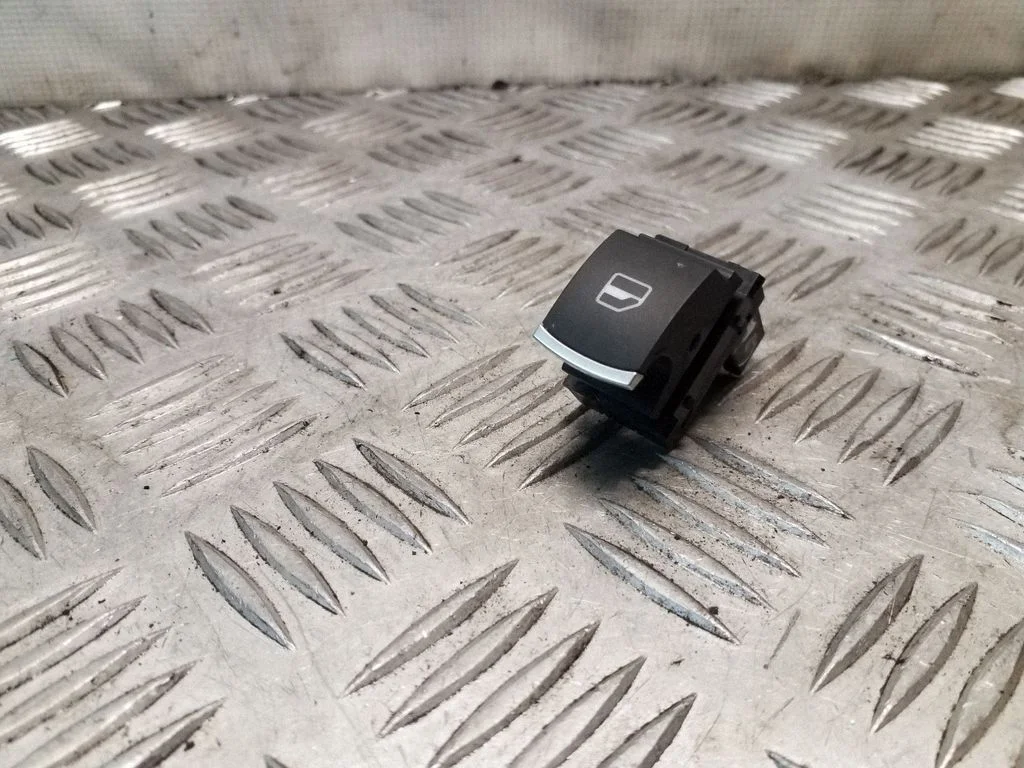 Elektriaknate lüliti – Volkswagen Tiguan (2007-2016)