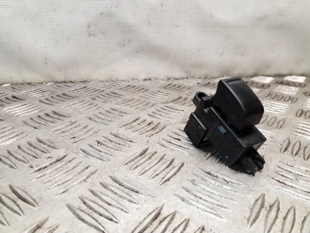 Elektriaknate lüliti 25411AV600