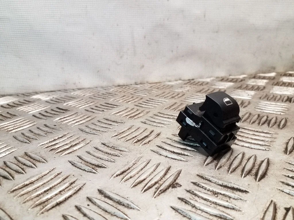 Electric window control switch – BMW 5 Series F10 F11 (2009-2016)