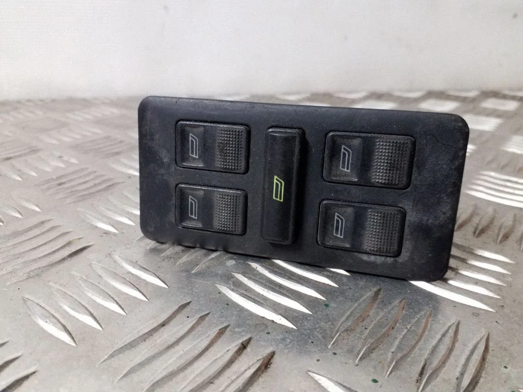 Elektrisko logu slēdzis – Audi A6 S6 C4 4A (1994-1997)