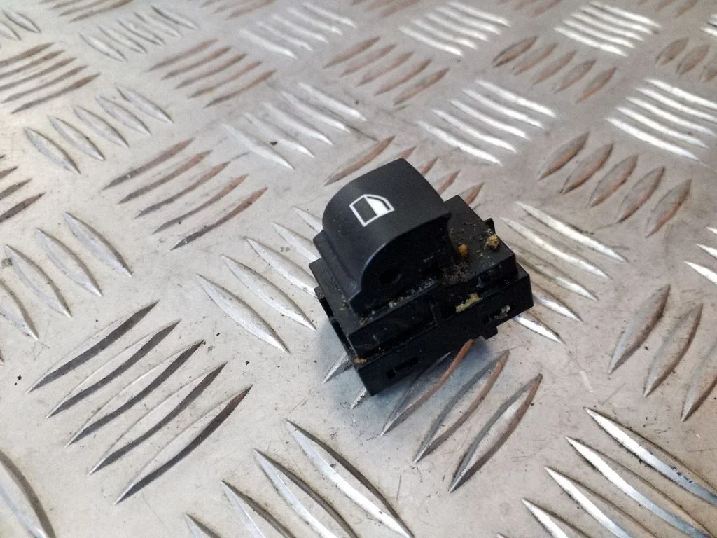 Elektriaknate lüliti 9208107