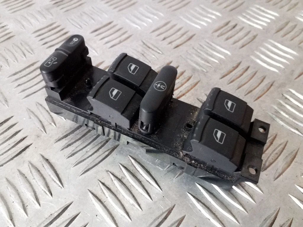 Elektrisko logu slēdzis 1J4959857B