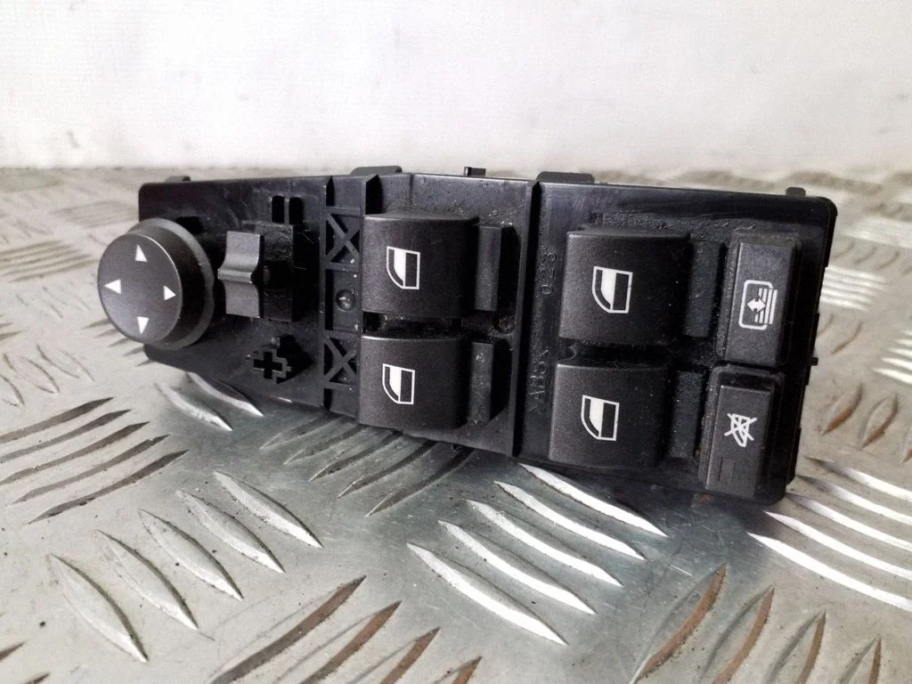 Electric window control switch – BMW 7 Series E65 E66 (2001-2008)