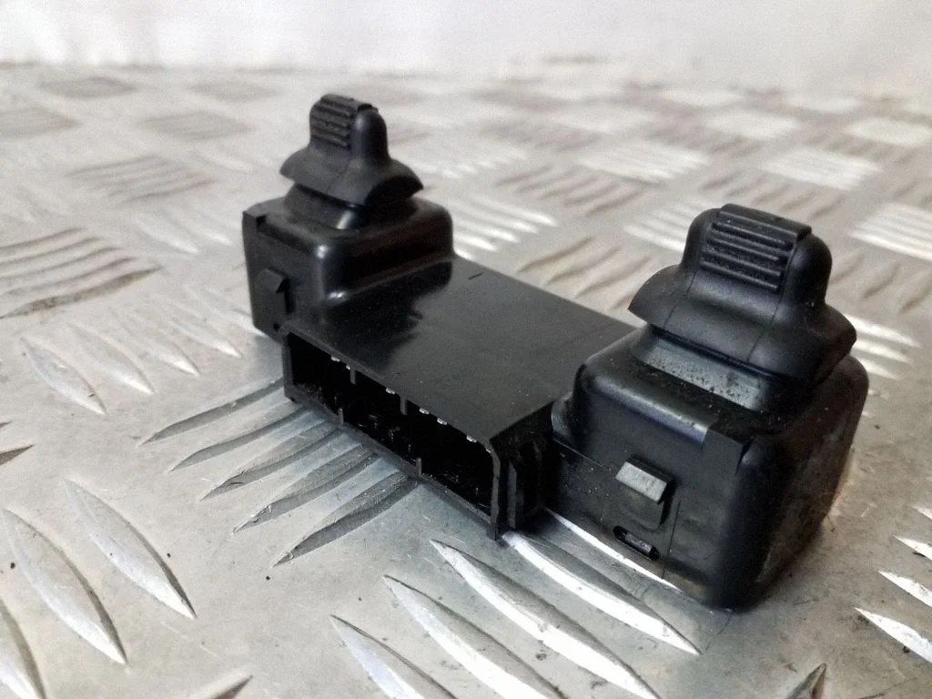 Electric window control switch 56010091AB