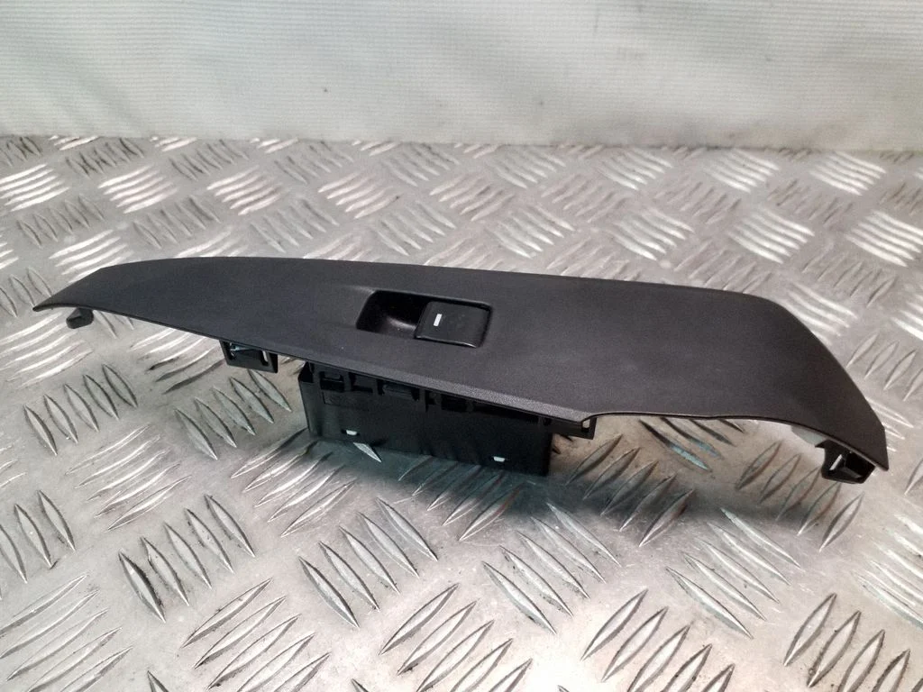 Elektrisko logu slēdzis GLF166380A