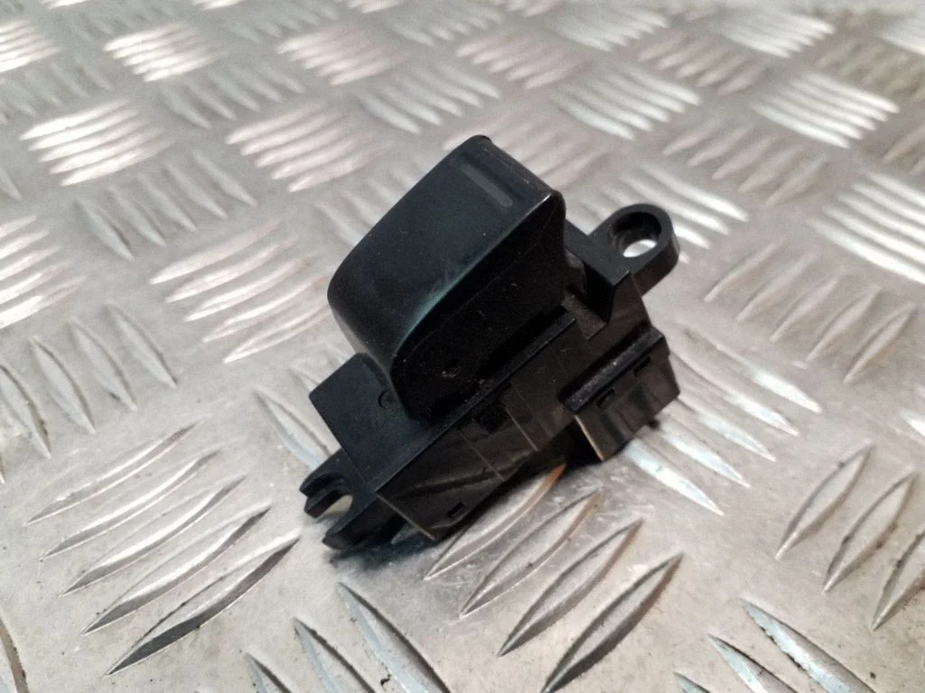 Electric window control switch 25411AV600