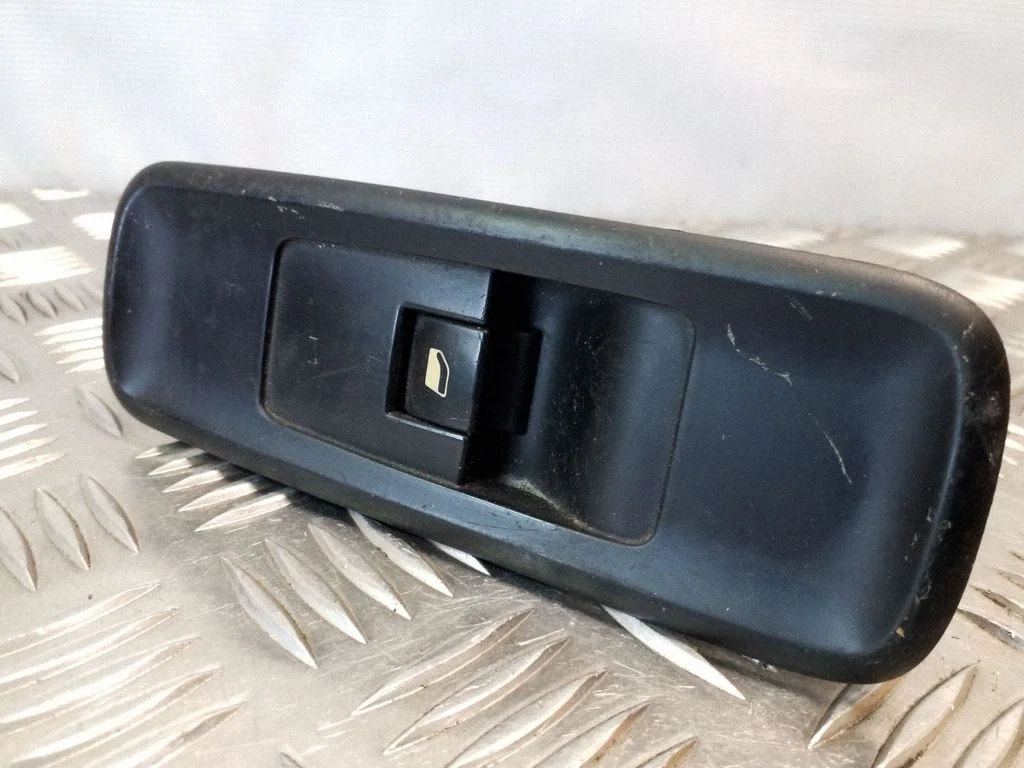 Przełącznik szyb elektrycznych 14893750XT