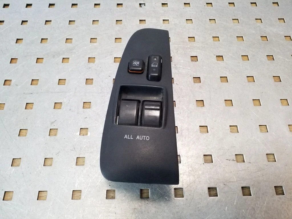 Electric window control switch – Toyota Avensis T250 (2003-2006)