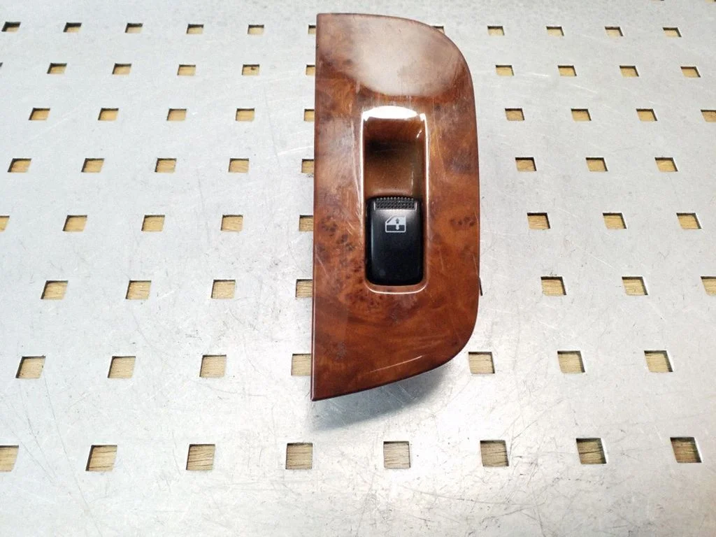 Electric window control switch 621W03620