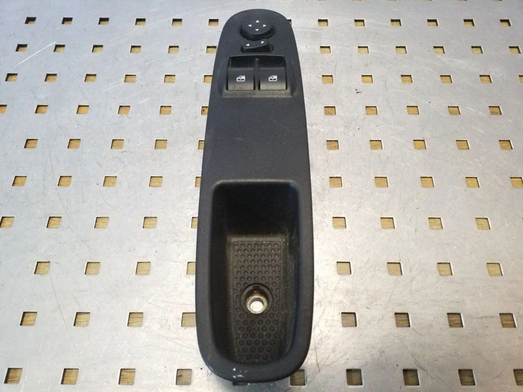 Elektrisko logu slēdzis 735500050