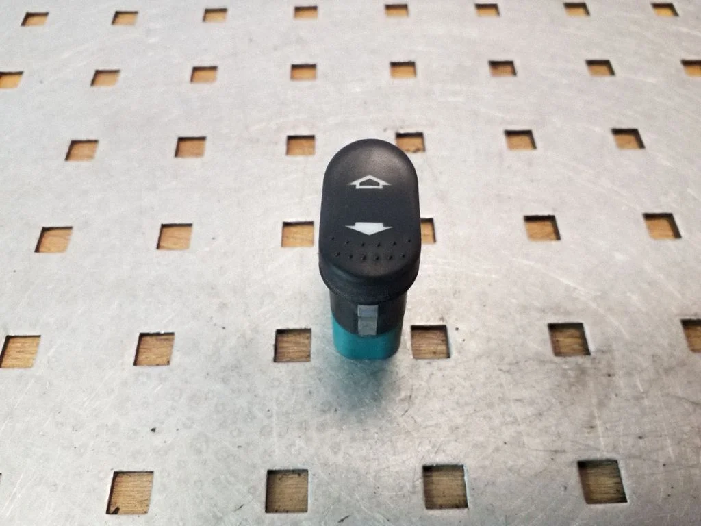 Elektrinių langų jungtukas