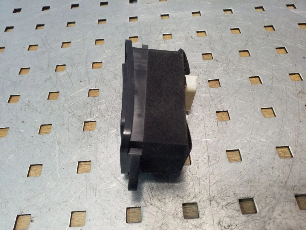 Elektrinių langų jungtukas