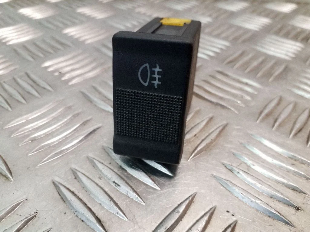 Fog light switch