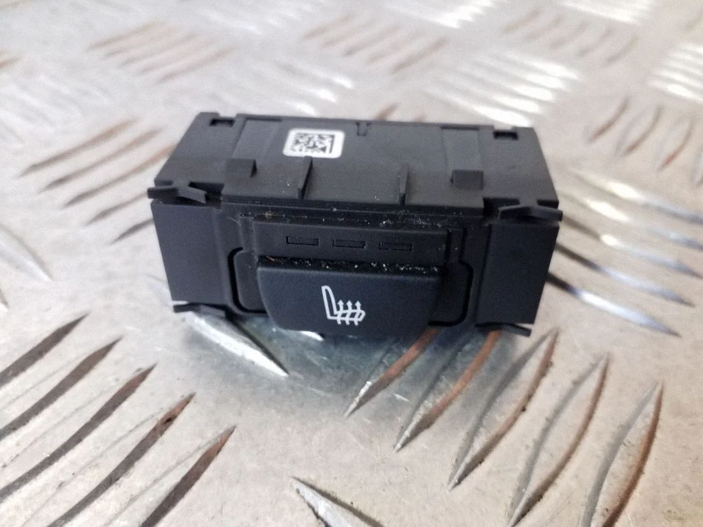 Seat heating switch – BMW 5 Series F10 F11 (2009-2016)