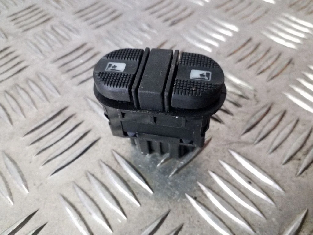 Wing mirror switch – Volkswagen Sharan (1996-2000)