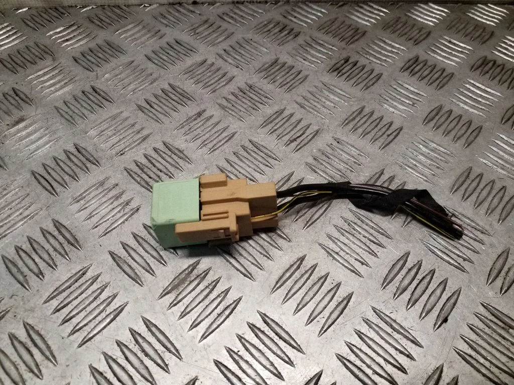 Other relay – Volkswagen Tiguan (2007-2016)