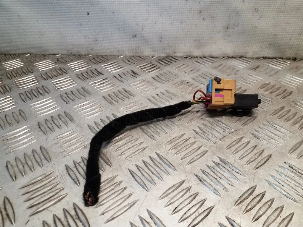 Other relay 7M0951253C
