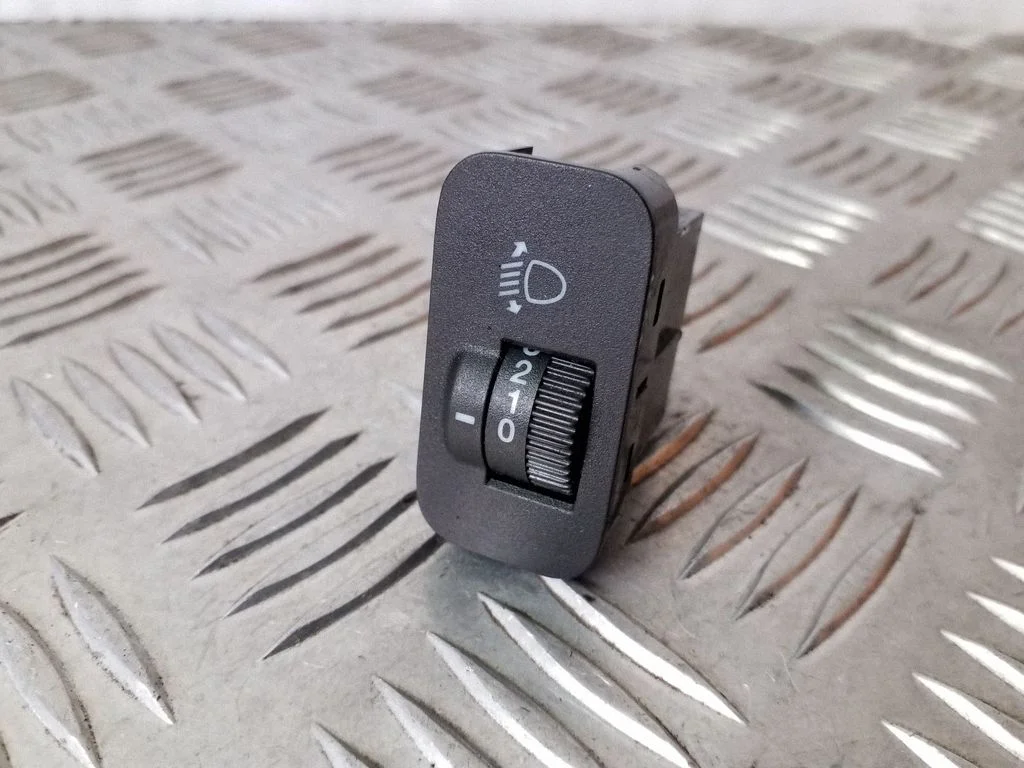 Lukturu augstuma regulēšanas slēdzis – Honda Jazz (2002-2008)